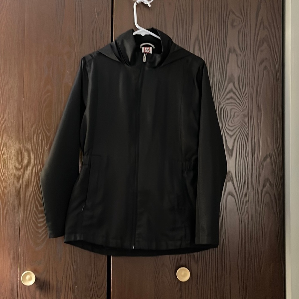 Avalanche black hooded jacket. Size Medium.
